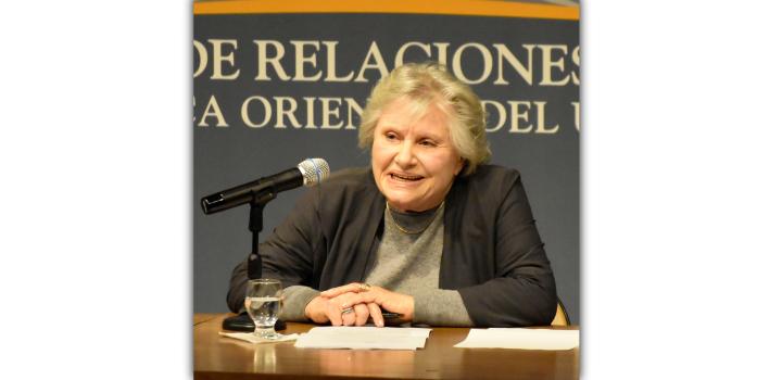 Dra. Lisa Block de Behar en momento de su presentación (Evento Primo Levi a 100 años de su nacimiento - su legado a la humanidad)