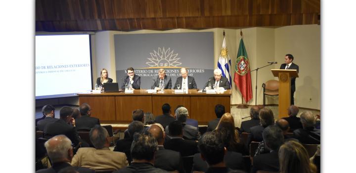 Representante de la Cámara de Comercio Uruguayo-Portuguesa, Sr. Luis Panasco en momento de su intervención en el evento “Oportunidades de Comercio e Inversión entre Uruguay y Portugal”