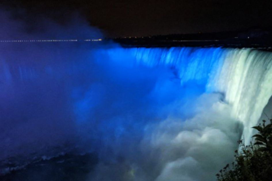 Cataratas del Niágara. Créditos: Toronto hispano Ilumnación de las Cataratas del Niágara