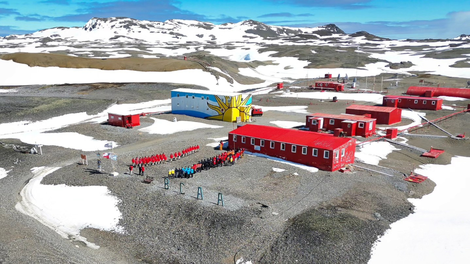 Base Científica Antártica Artigas (BCAA) en la Antártida 