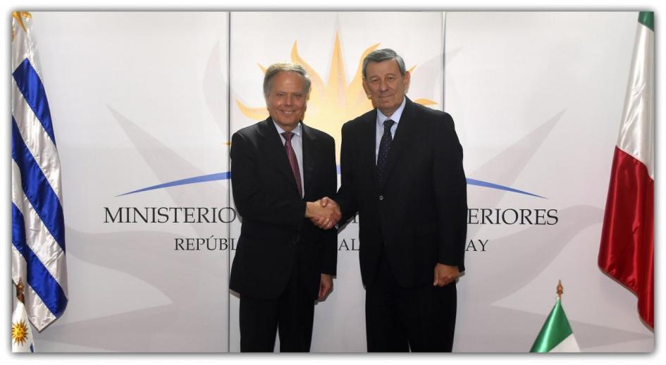 Imagen del Ministro de Asuntos Exteriores y Cooperación Internacional de la República Italiana, Enzo Moavero Milanesi junto al Sr. Ministro Rodolfo Nin Novoa en la sede de Cancillería.