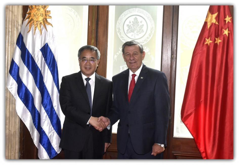 Nin Novoa y Hu Chunhua Nin Novoa y Hu Chunhua