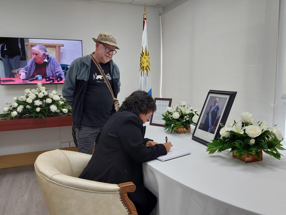 Firma Libro de Condolencias