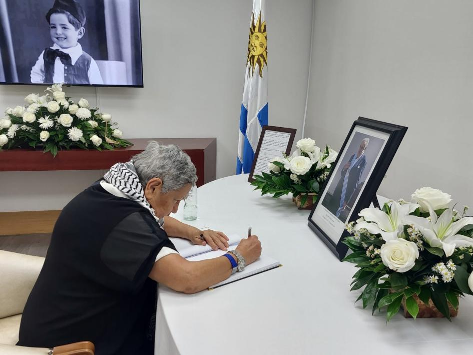 Firma Libro de Condolencias