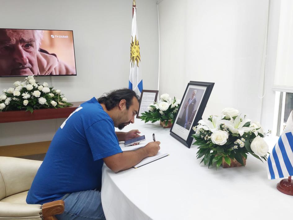 Firma Libro de Condolencias