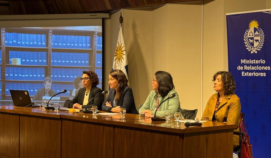 De izquierda a derecha: Mariela Cornes, Valeria Csukasi, Cristina Mansilla y Mariana Risso