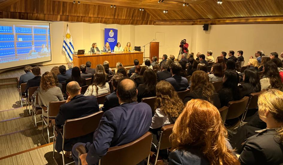 De izquierda a derecha: Mariela Cornes, Valeria Csukasi, Cristina Mansilla y Mariana Risso