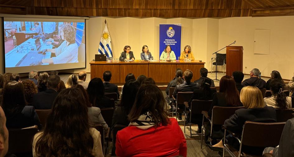 De izquierda a derecha: Mariela Cornes, Valeria Csukasi, Cristina Mansilla y Mariana Risso