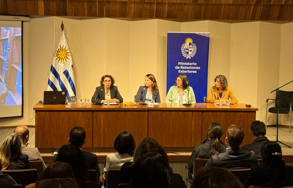 De izquierda a derecha: Mariela Cornes, Valeria Csukasi, Cristina Mansilla y Mariana Risso