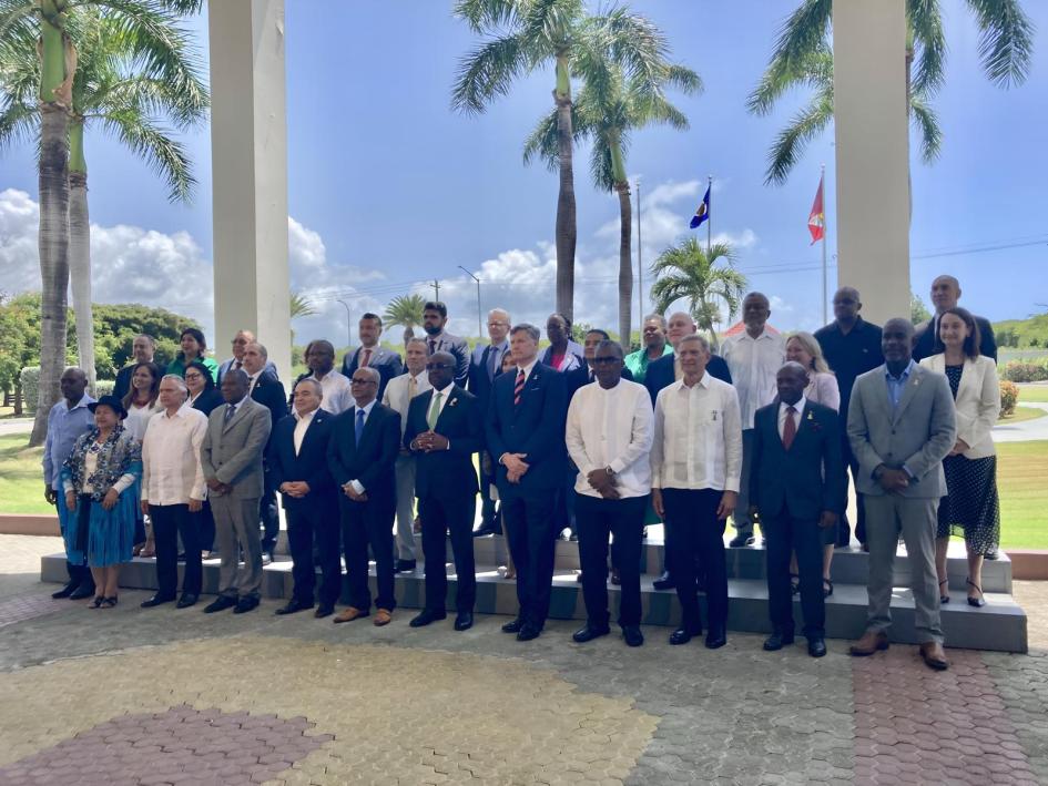 Foto de familia en el marco de la Asamblea General de la OEA Foto de familia en el marco de la Asamblea General de la OEA