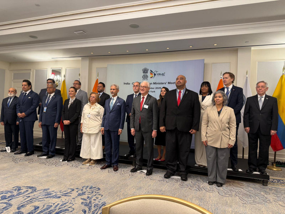 Foto grupal de ministros de la Celac con el canciller de India