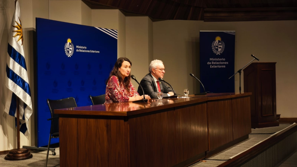 El canciller Mario Lubetkin y la vicecanciller Valeria Csukasi