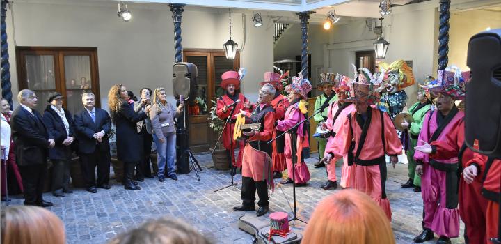 Presentación de murga "La del Collazo" en Inauguración de la muestra "Arte, Creación y Sentimiento”