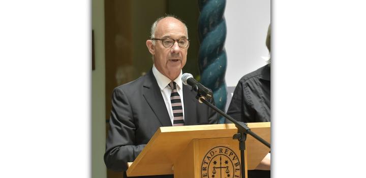 Director General para Asuntos Culturales, Embajador Ricardo Varela - Inauguración de la muestra "Otros Mundos"