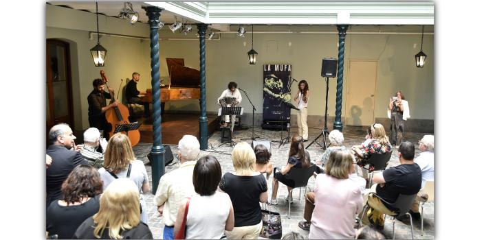 Grupo uruguayo “La Mufa” – Tanto Instrumental - Inauguración de la muestra "Otros Mundos" Grupo uruguayo “La Mufa” – Tanto Instrumental - Inauguración de la muestra "Otros Mundos"