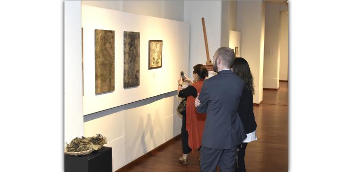 Inauguración de muestra "Ellas: raíces y ramas"