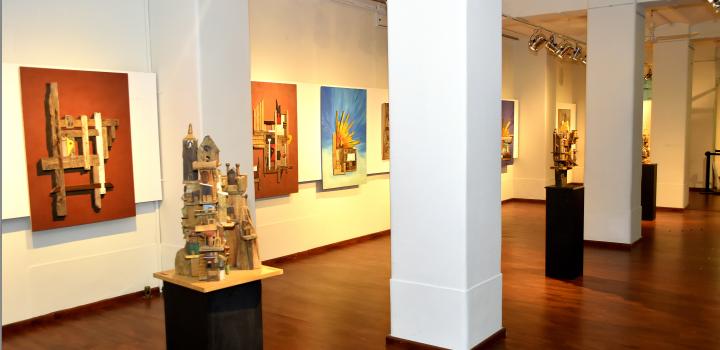 Inauguración de la muestra "Entre Palos y Soles" en Sala Figari Inauguración de la muestra "Entre Palos y Soles" en Sala Figari