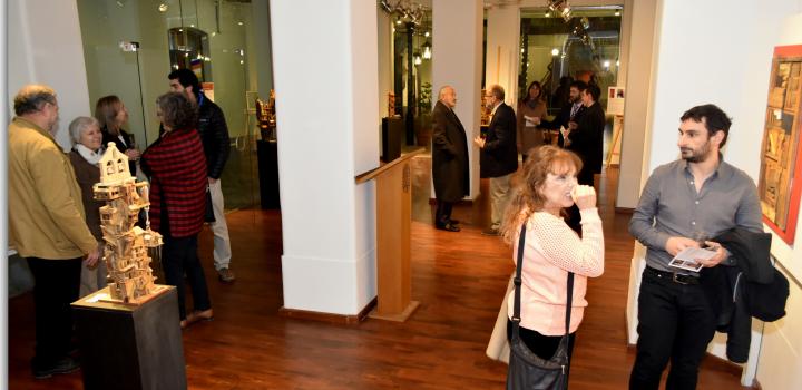 Inauguración de la muestra "Entre Palos y Soles" en Sala Figari Inauguración de la muestra "Entre Palos y Soles" en Sala Figari