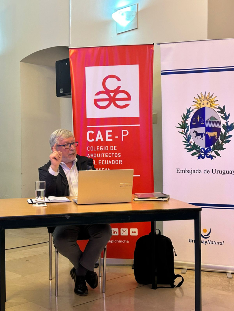 Panelista Arq. Alfonso Ortíz Crespo