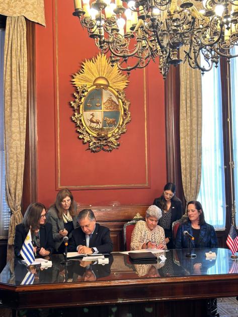 Uruguay y Estados Unidos acuerdan cooperar en el desarrollo de nuevas tecnologías Uruguay y Estados Unidos acuerdan cooperar en el desarrollo de nuevas tecnologías