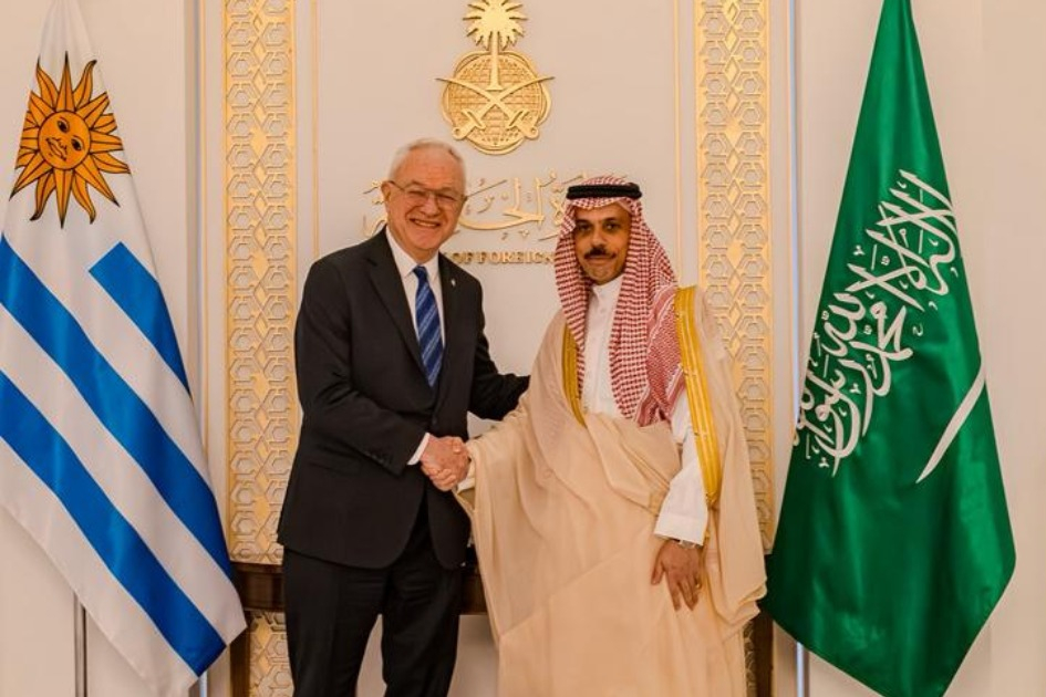 Ministro saudita de Relaciones exteriores, príncipe Faisal bin Farhan Al Saud. Foto: Arndt Ohletz Lubetkin y el ministro saudita de Relaciones Exteriores, príncipe Faisal bin Farhan Al Saud