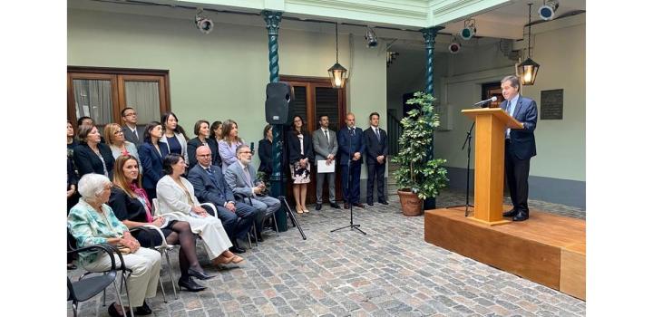 Inauguración de la muestra "Mujeres uruguayas en el sistema multilateral de las Naciones Unidas, ayer y hoy" Inauguración de la muestra "Mujeres uruguayas en el sistema multilateral de las Naciones Unidas, ayer y hoy"