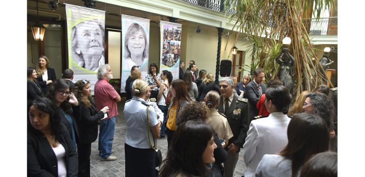 Inauguración de la muestra "Mujeres uruguayas en el sistema multilateral de las Naciones Unidas, ayer y hoy" Inauguración de la muestra "Mujeres uruguayas en el sistema multilateral de las Naciones Unidas, ayer y hoy"