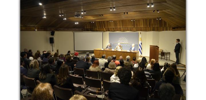 Presentación de libro “Memoria Social Uruguay tú eres parte, no te quedes aparte”