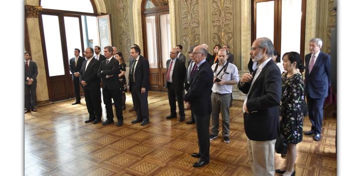 Presentación de sello filatélico "Mahatma Gandhi - 150 aniversario de su nacimiento" 