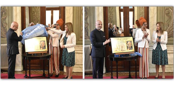 Presentación de sello filatélico "Mahatma Gandhi - 150 aniversario de su nacimiento" 