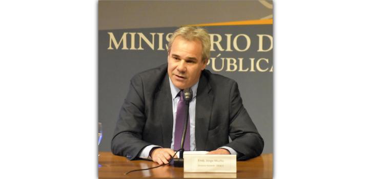 Sr. Director General para Asuntos Consulares y Vinculación, Embajador Jorge Muiño - Reconocimiento a instituciones y organismos públicos que han contribuido en favor de uruguayos residentes en el exterior