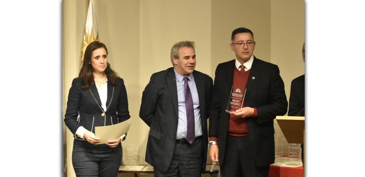 Reconocimiento a instituciones y organismos públicos que han contribuido en favor de uruguayos residentes en el exterior Reconocimiento a instituciones y organismos públicos que han contribuido en favor de uruguayos residentes en el exterior