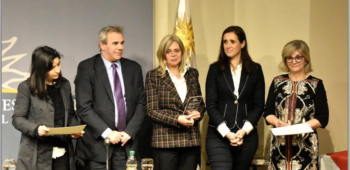 Reconocimiento a instituciones y organismos públicos que han contribuido en favor de uruguayos residentes en el exterior Reconocimiento a instituciones y organismos públicos que han contribuido en favor de uruguayos residentes en el exterior