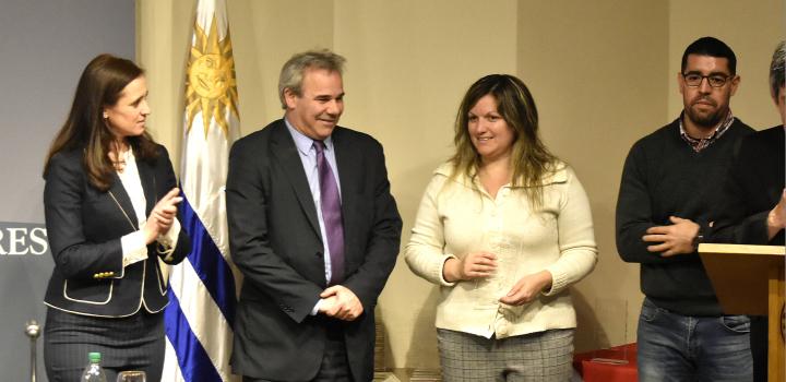 Reconocimiento a instituciones y organismos públicos que han contribuido en favor de uruguayos residentes en el exterior Reconocimiento a instituciones y organismos públicos que han contribuido en favor de uruguayos residentes en el exterior