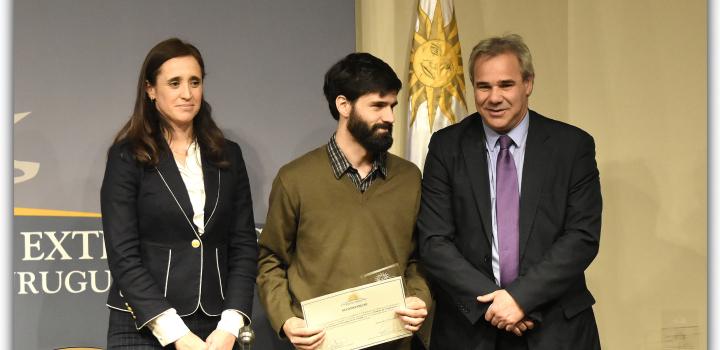 Reconocimiento a instituciones y organismos públicos que han contribuido en favor de uruguayos residentes en el exterior Reconocimiento a instituciones y organismos públicos que han contribuido en favor de uruguayos residentes en el exterior