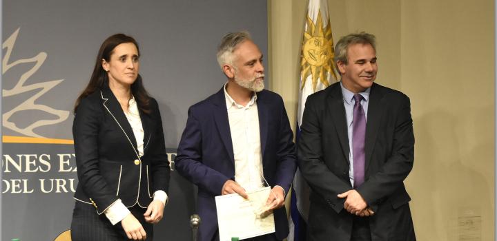 Reconocimiento a instituciones y organismos públicos que han contribuido en favor de uruguayos residentes en el exterior