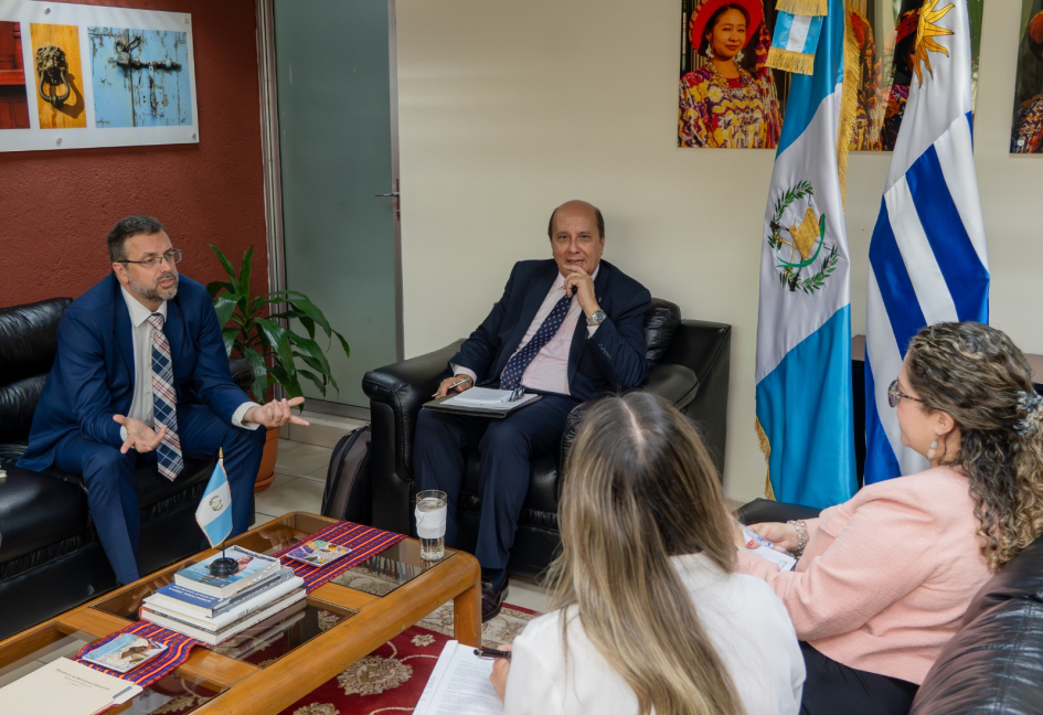 Embajador Jaime Pache, Embajadora María José del Águila y Embajador Ricardo Baluga Reunión Minex