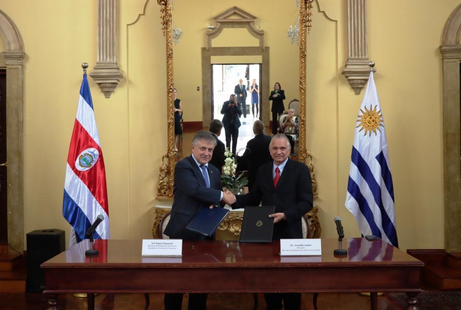 Reunión bilateral de cancilleres Uruguay - Costa Rica Canciller de Uruguay Omar Paganini y Canciller de Costa Rica Arnoldo André