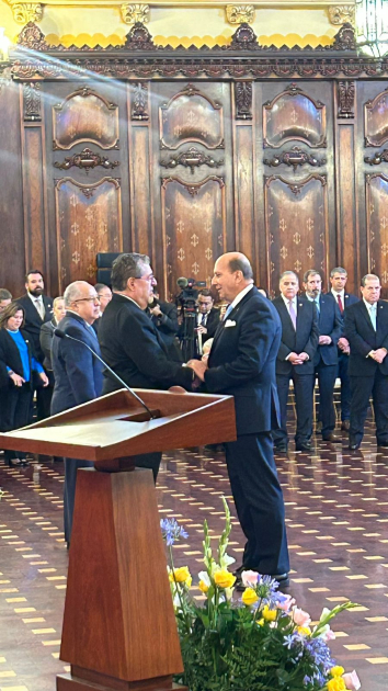 Embajador y Sr. Presidente