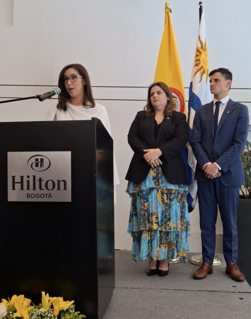 Embajadora Mercedes Corominas, Ministra Consejera Lourdes Boné y Cónsul Juan Ciganda Embajadora Mercedes Corominas, Ministra Consejera Lourdes Boné y Cónsul Juan Ciganda