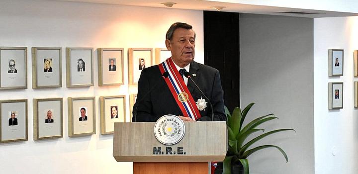 Canciller Rodolfo Nin Novoa en oratoria durante su segundo día de Visita Oficial a Paraguay