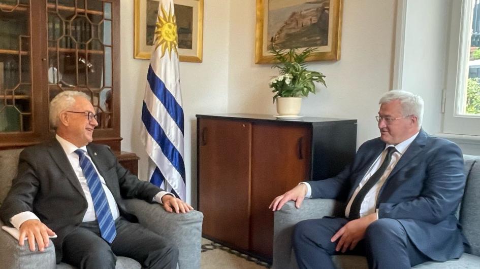 El canciller Lubetkin con su par de Ucrania, Andrii Sybiha El canciller Lubetkin con su par de Ucrania, en la embajada de Uruguay en Roma