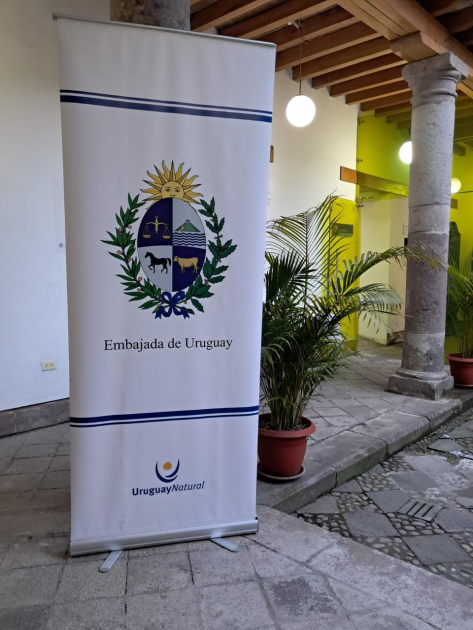 Apoyando la cultura en Ecuador Embajada del Uruguay