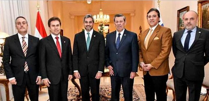 Canciller Rodolfo Nin Novoa junto a Presidente de Paraguay, Don Mario Abdo Benítez y delegaciones de ambos países Canciller Rodolfo Nin Novoa junto a Presidente de Paraguay, Don Mario Abdo Benítez y delegaciones de ambos países