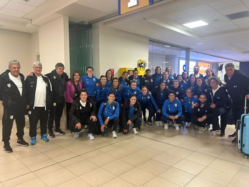 Debut Ecuador vs Uruguay viernes 11 de julio 19h00 Delegación Uruguaya de Futbol Femenina ya se encuentra en Quito - cuador
