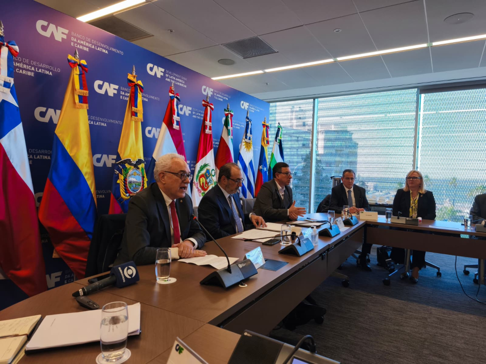 Canciller uruguayo expone en mesa de presentación de la presidencia del Consenso de Basilia