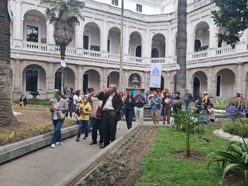 Inauguración Exposición Fotográfica Arq. Uruguayo Jones Odriozola