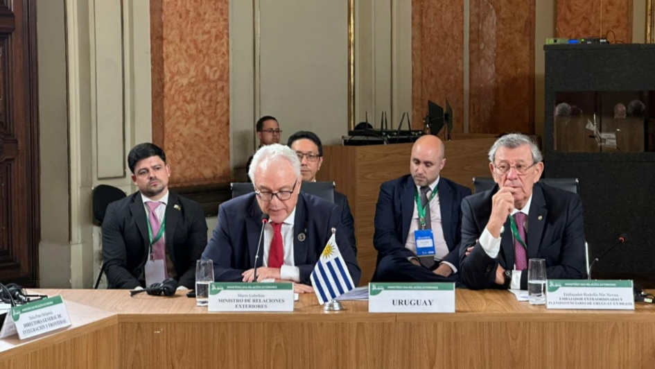 Mario Lubetkin hablando en la reunión de cancilleres del MERCOSUR