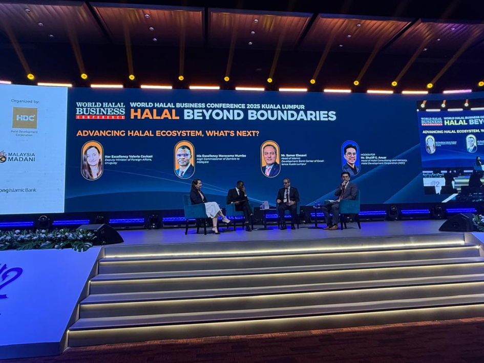 La subsecretaria Csukasi participa en panel de la feria del sector Halal en Malasia La subsecretaria Csukasi en su misión oficial por Malasia en panel de feria del sector Halal