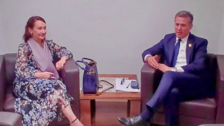 La subsecretaria, Valeria Csukasi con el ministro de Comercio Exterior de Costa Rica